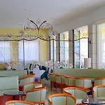 Eden 3*