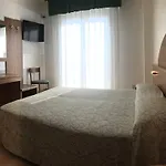 Отель Eden 3*